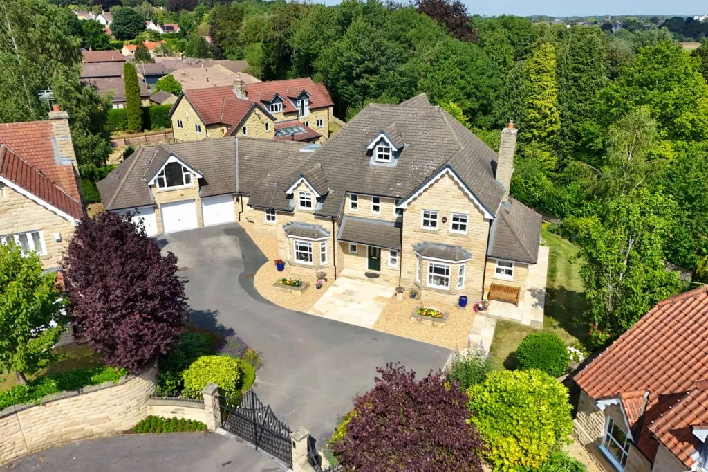 Wetherby ~ Avon Garth, LS22, photo 50