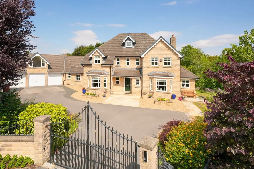 Wetherby ~ Avon Garth, LS22, photo 48
