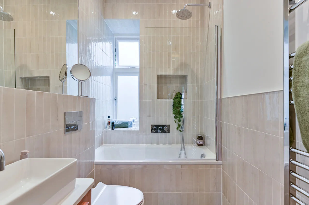Flat D, 23 Gloucester Avenue, London, photo 9