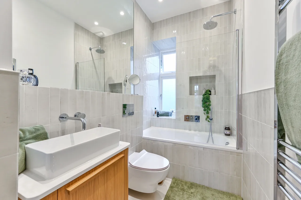 Flat D, 23 Gloucester Avenue, London, photo 7