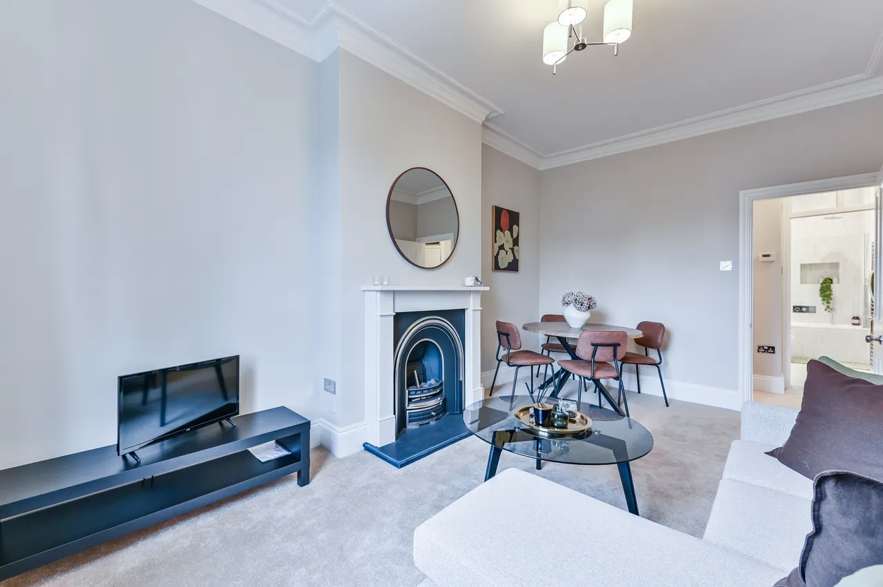 Flat D, 23 Gloucester Avenue, London, photo 12