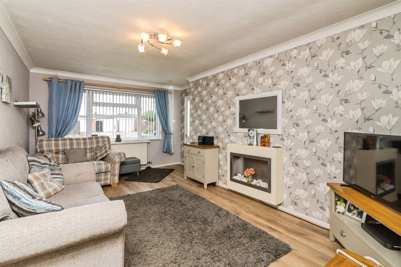 Burnt Hill Way, Lowestoft, photo 5