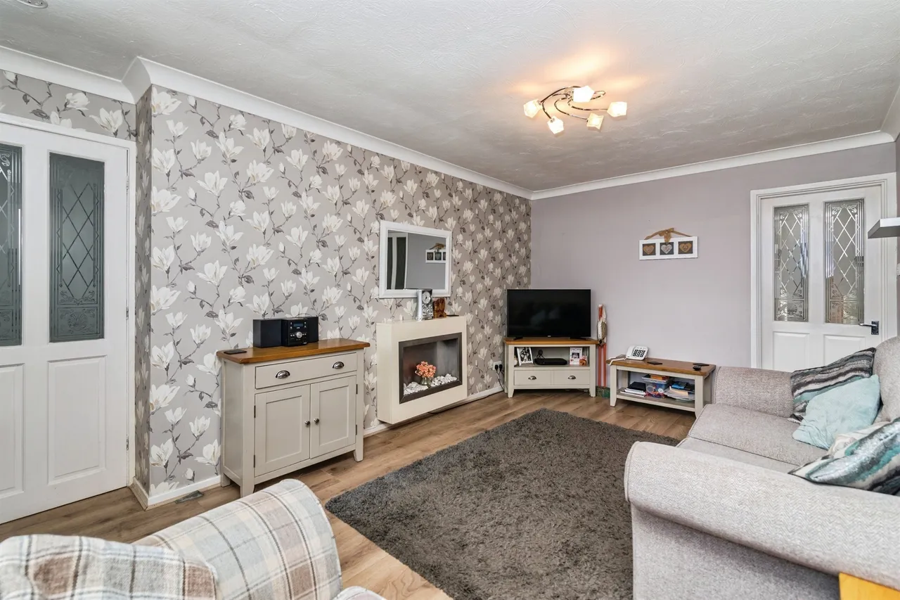 Burnt Hill Way, Lowestoft, photo 2
