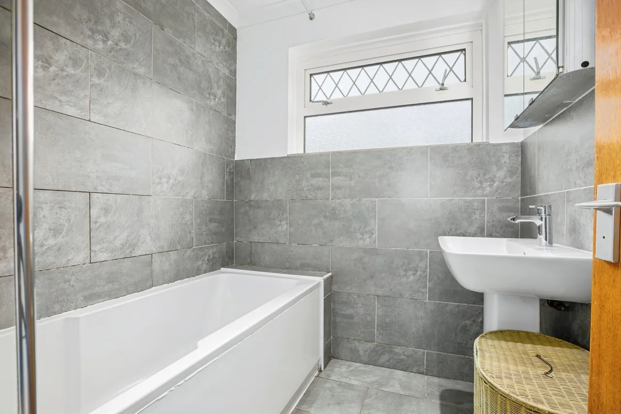 Lampeter, SA48, photo 19