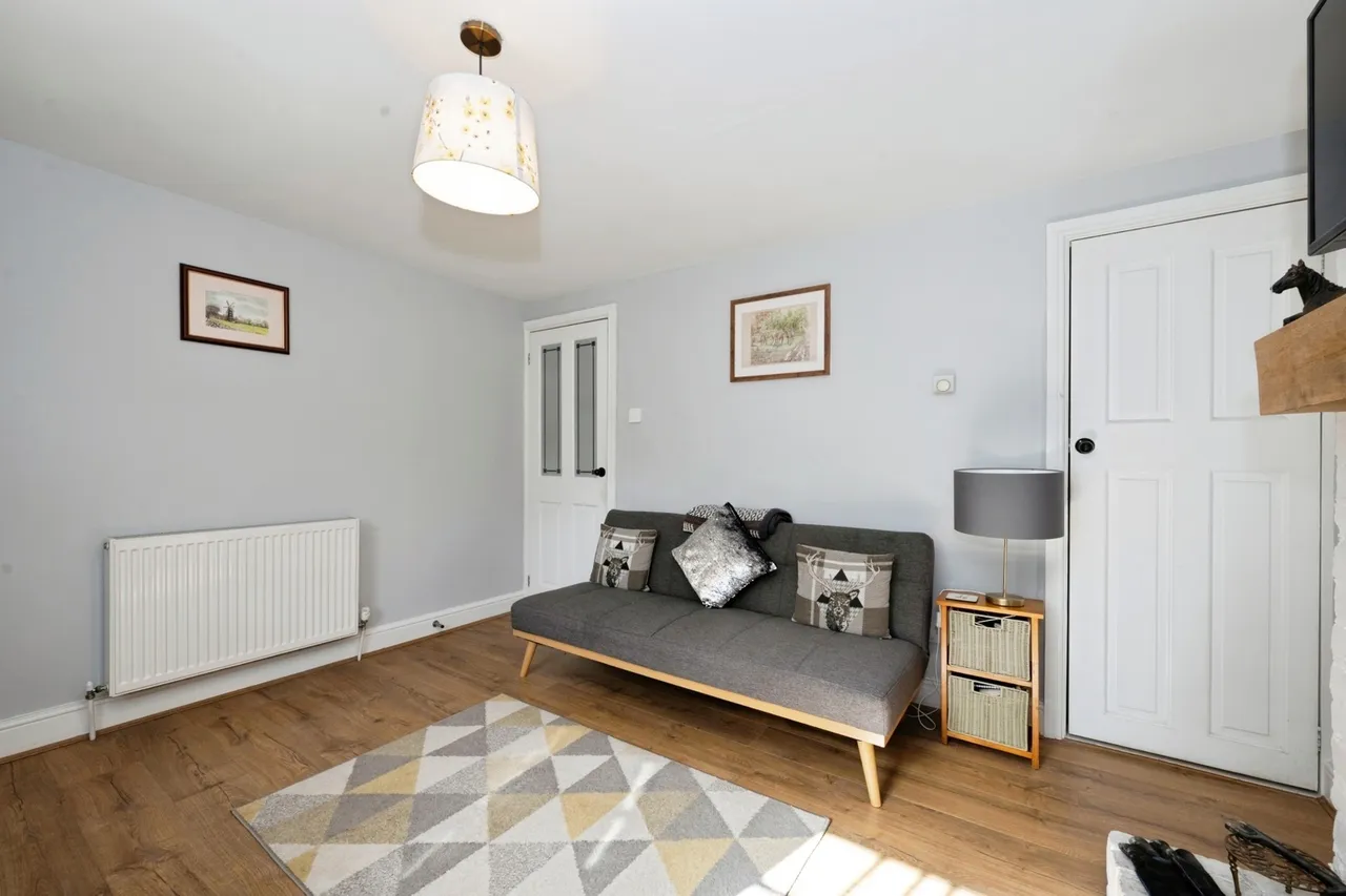 The Street, Farnham, GU10, photo 27