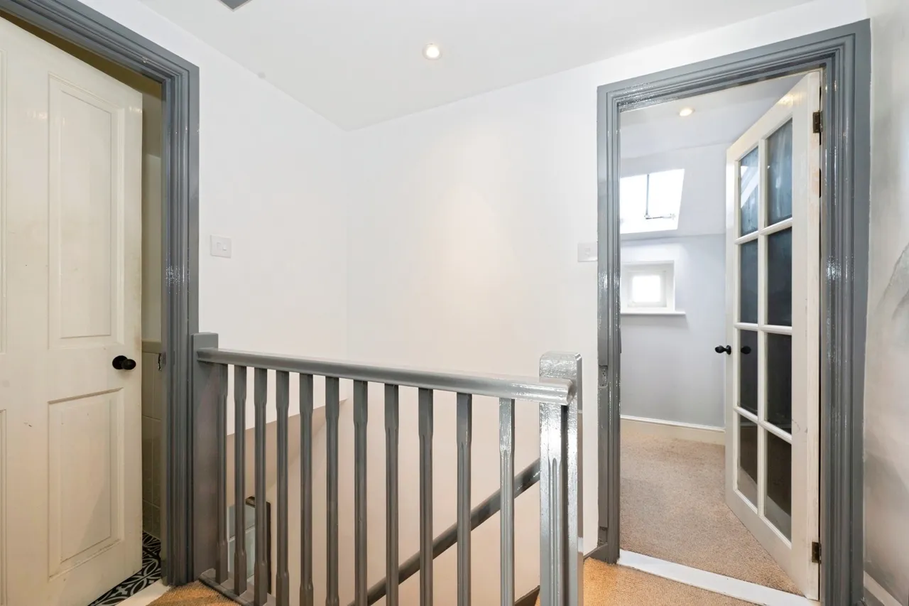The Street, Farnham, GU10, photo 22
