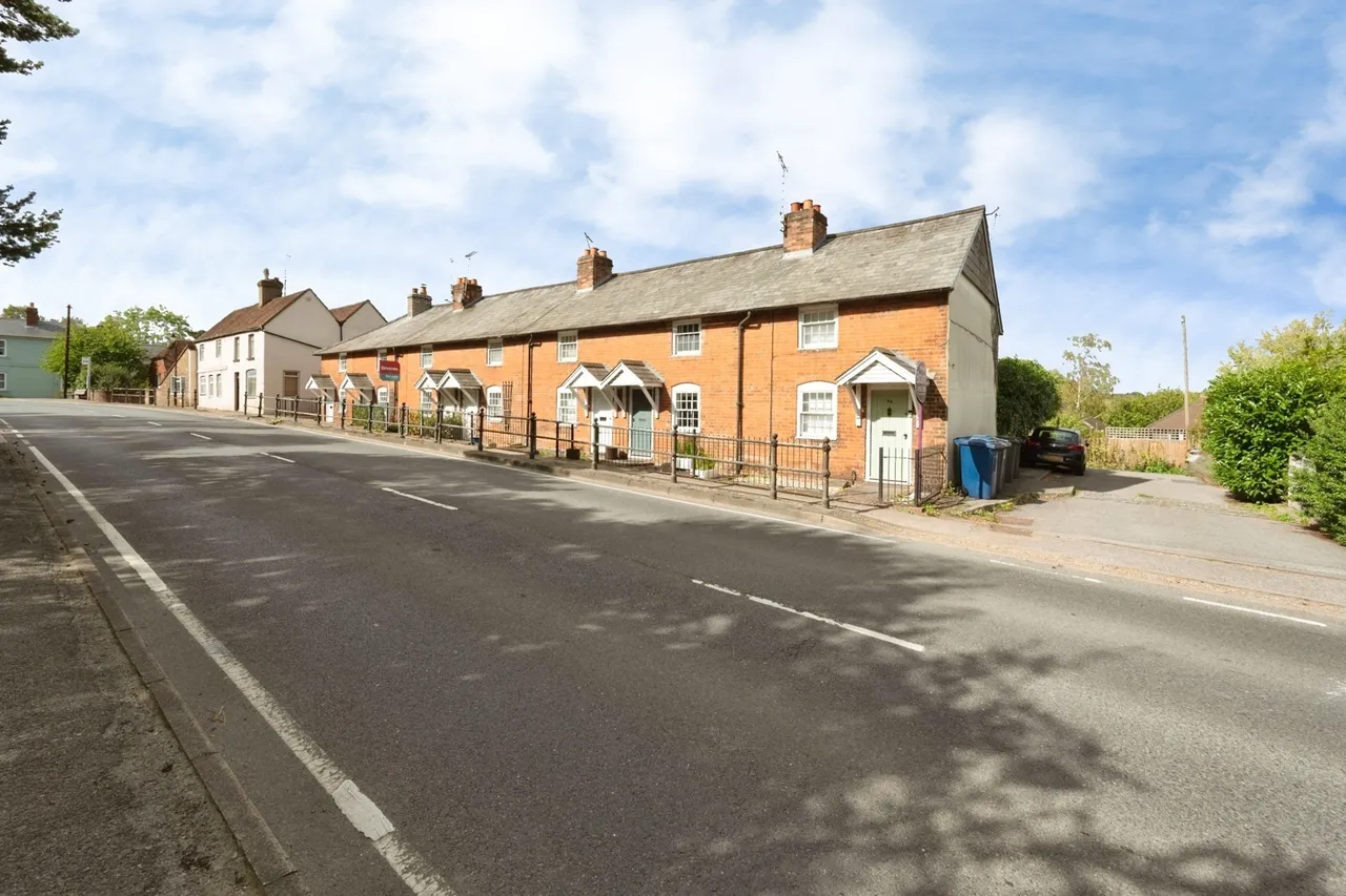 The Street, Farnham, GU10, photo 16