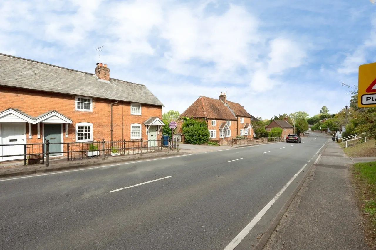 The Street, Farnham, GU10, photo 15
