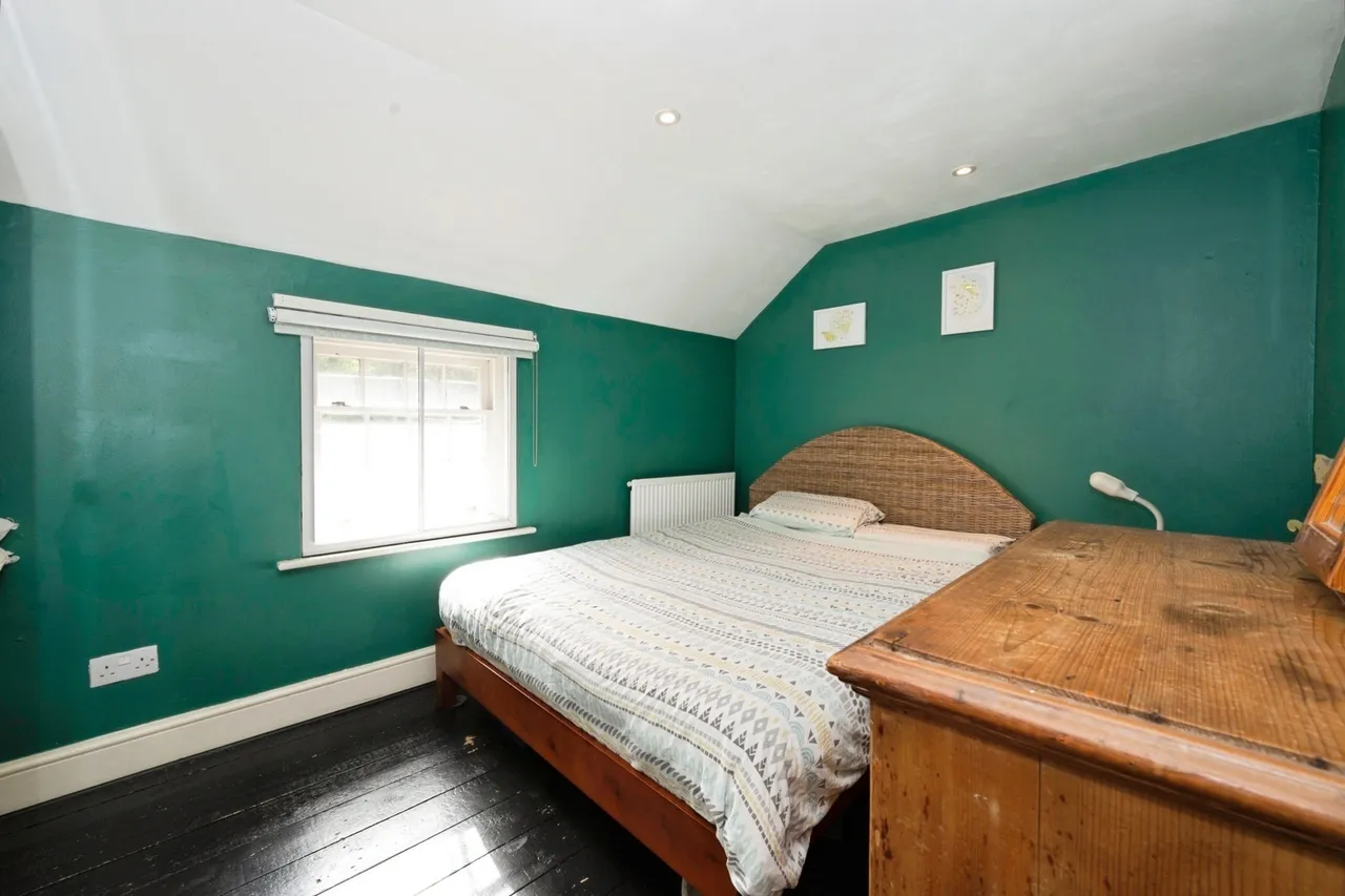 The Street, Farnham, GU10, photo 7