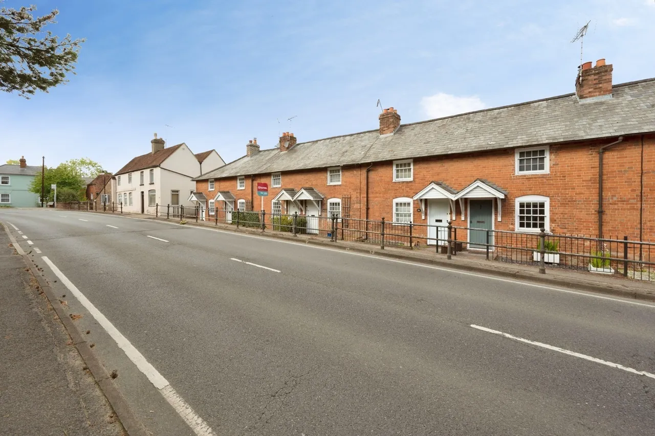 The Street, Farnham, GU10, photo 14