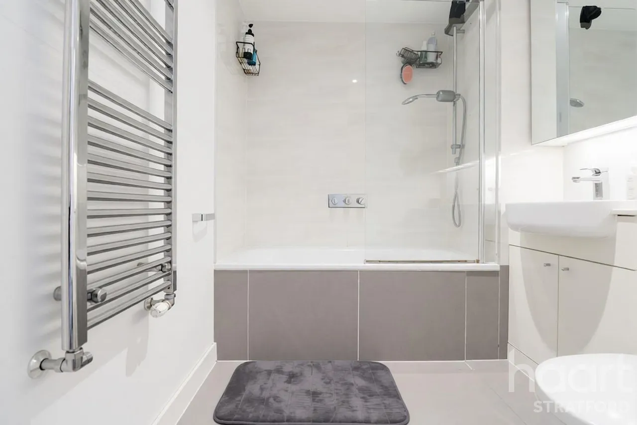 Mirabelle Gardens, Stratford, E20, photo 11