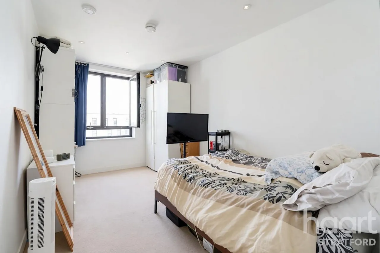Mirabelle Gardens, Stratford, E20, photo 5