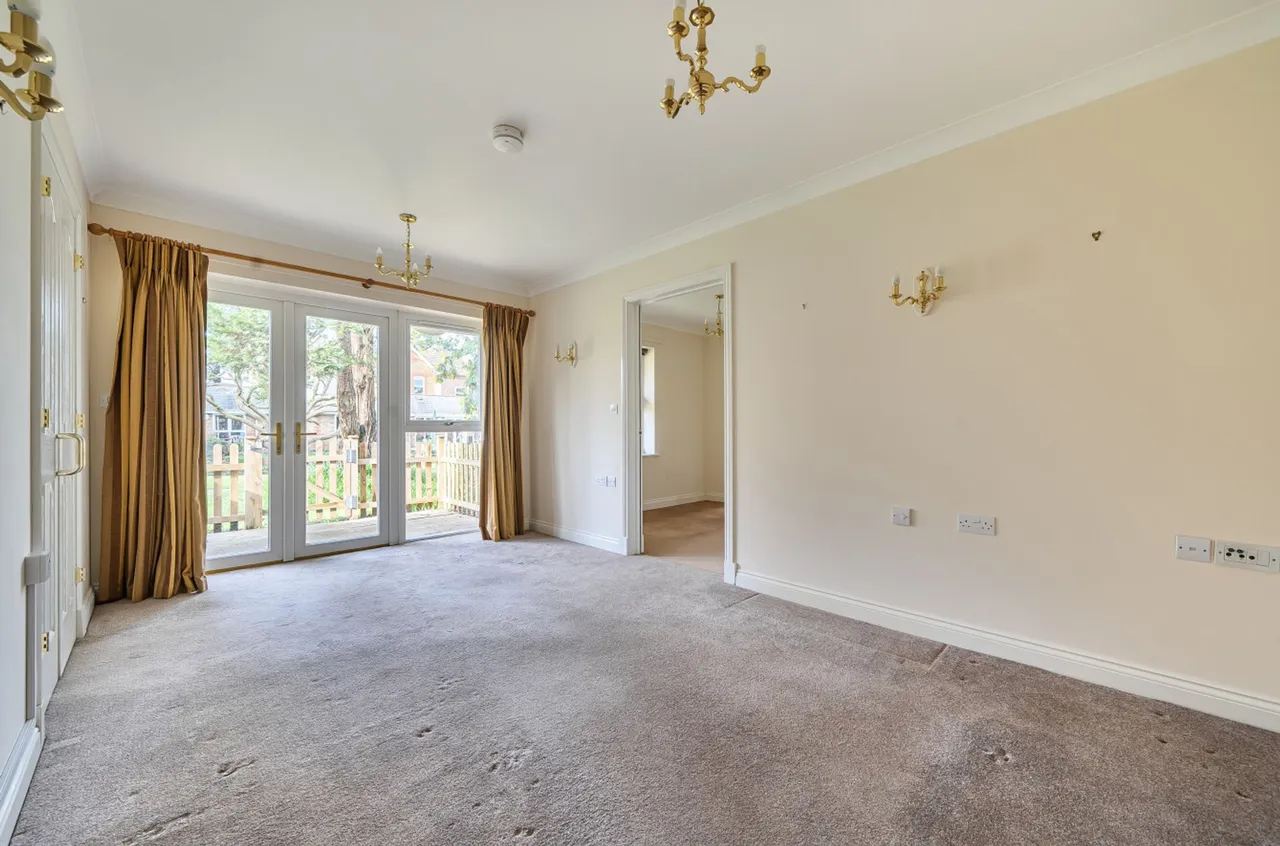 Fontwell Avenue, Eastergate, PO20, photo 2