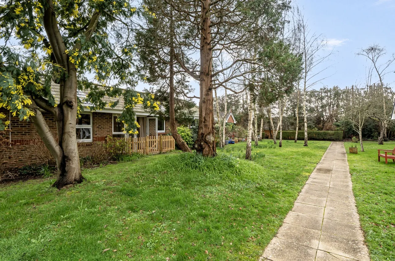 Fontwell Avenue, Eastergate, PO20, photo 5