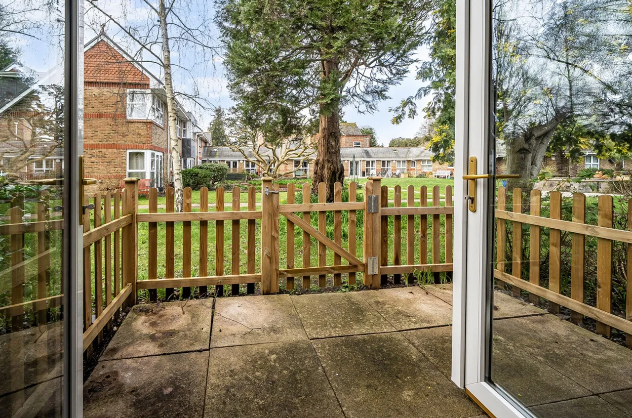 Fontwell Avenue, Eastergate, PO20, photo 9
