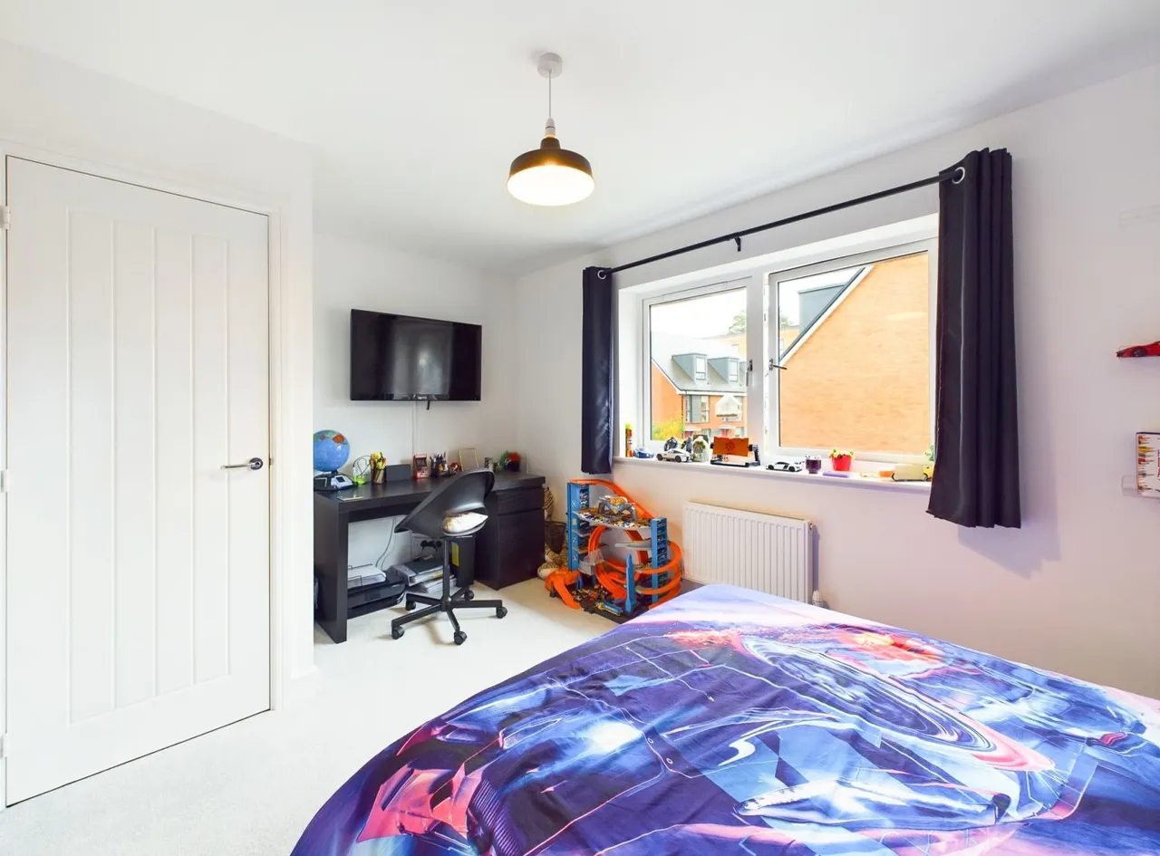 Chieftain Street, Bordon, GU35, photo 12