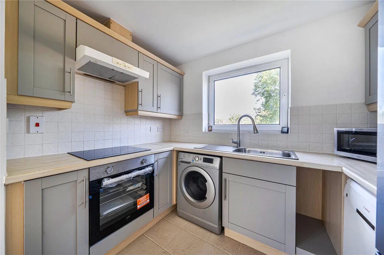Maplehurst Close,, Bexley, DA2, photo 15
