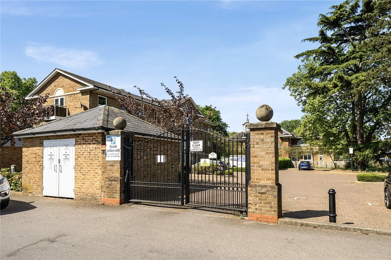 Maplehurst Close,, Bexley, DA2, photo 5