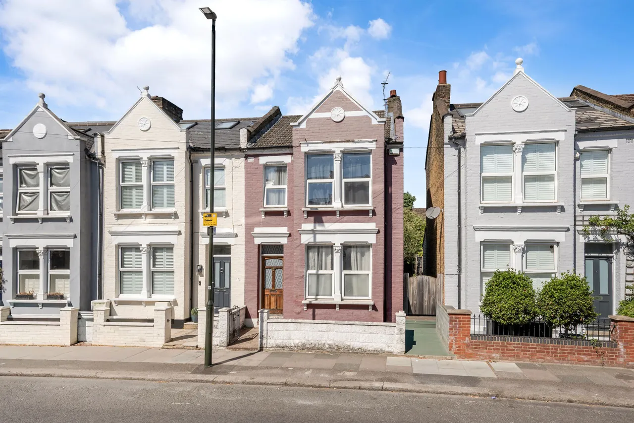 3 bed house for sale, Ashcombe Road, London, SW19