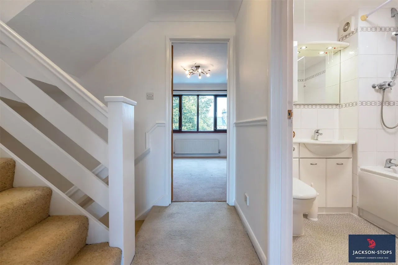 Armstrong Close, Newmarket, CB8, photo 12