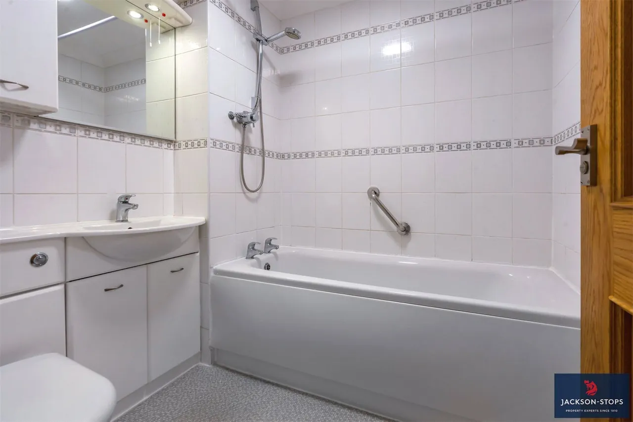 Armstrong Close, Newmarket, CB8, photo 14