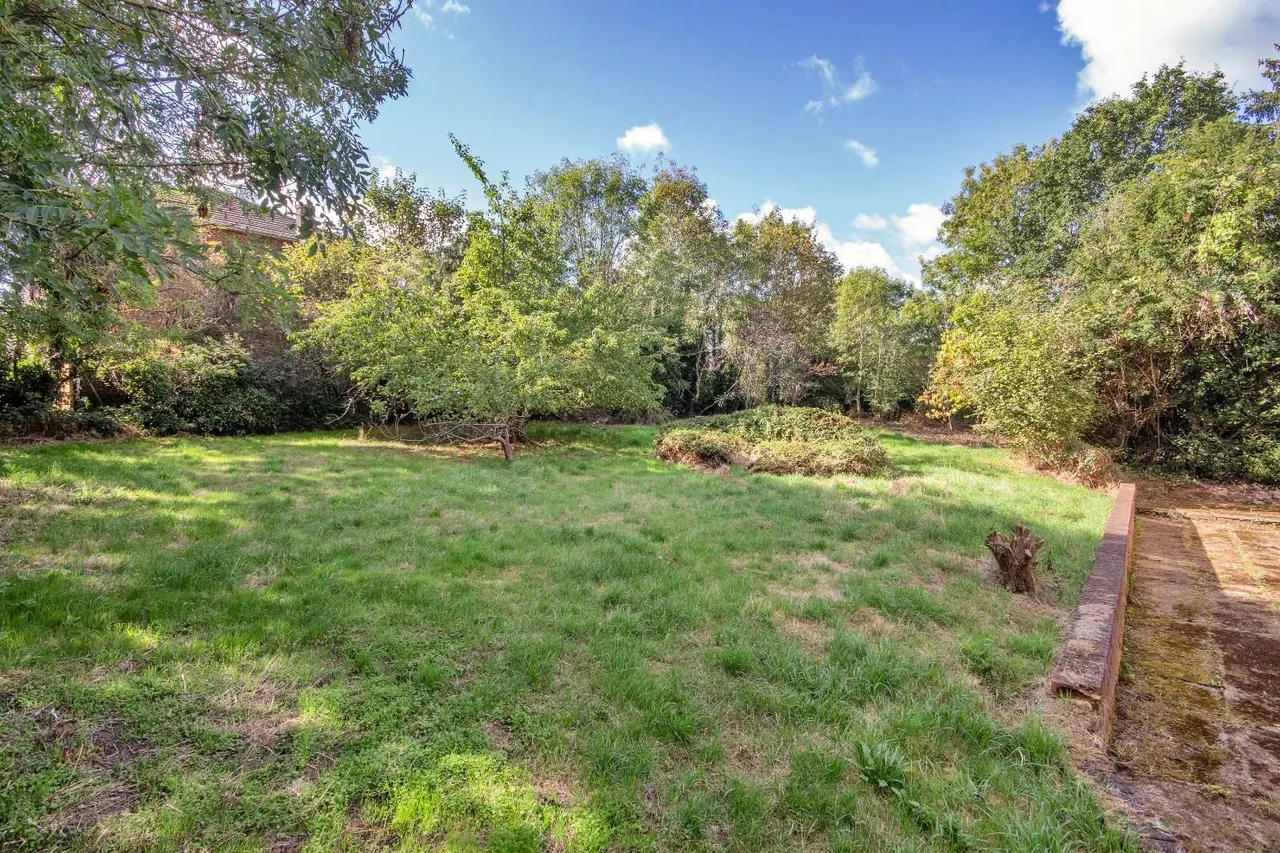 Mill Hill, Edenbridge, Kent, TN8 5DA, photo 2