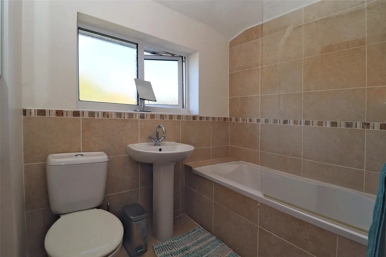 Ashley Road, St Johns, GU21, photo 7