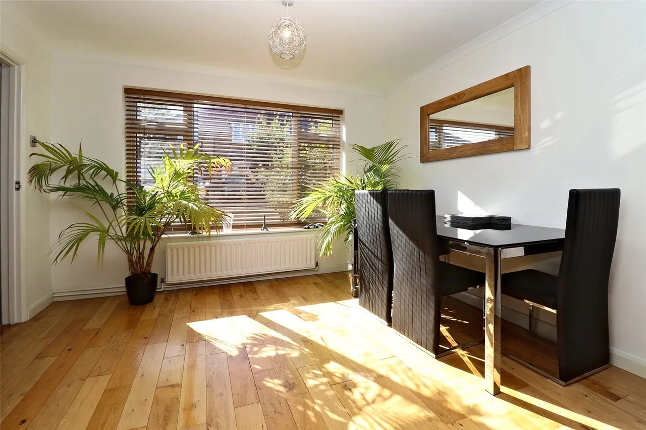 Ashley Road, St Johns, GU21, photo 4