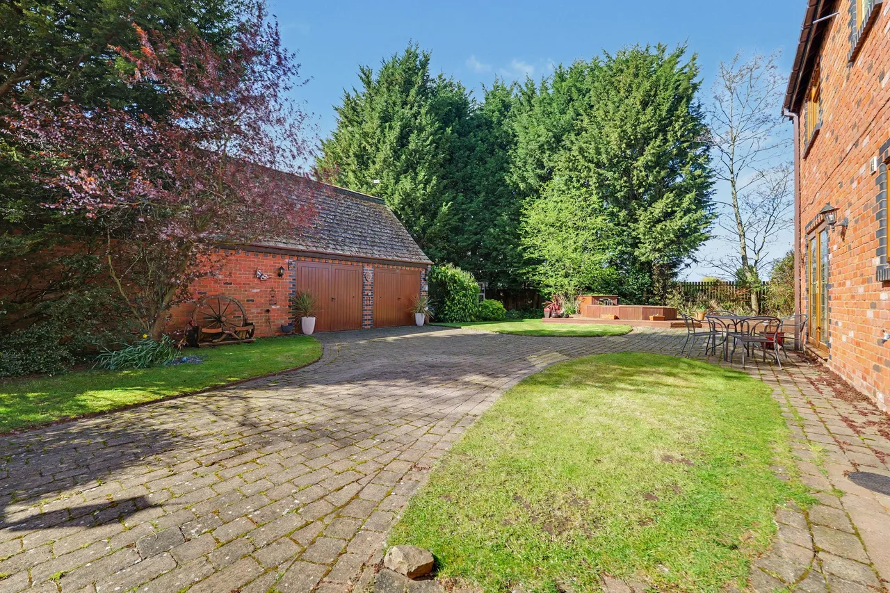 Upper Eastern Green Lane, Coventry, CV5, photo 8