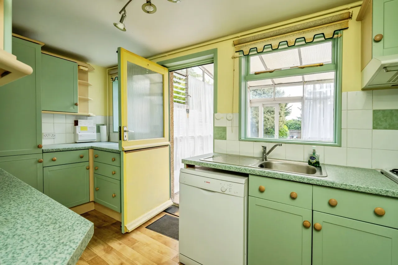 Pound Farm Road, Chichester, PO19, photo 9