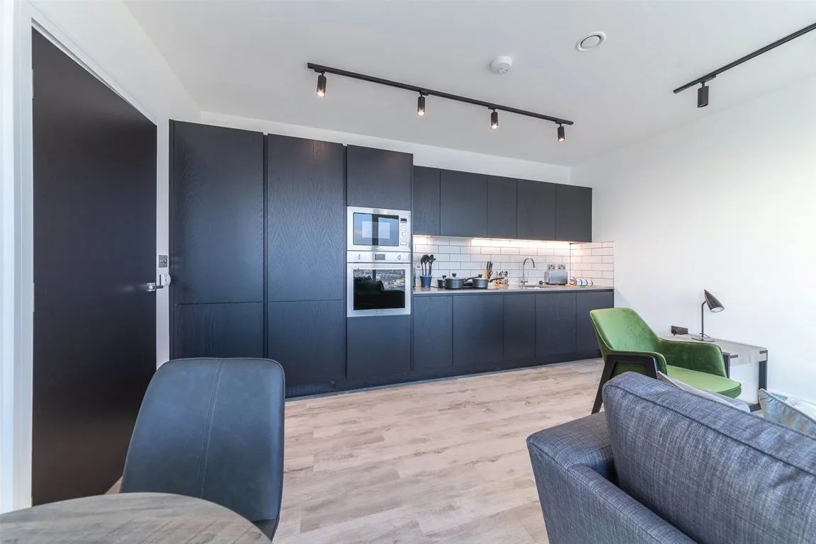 Portal Way, North Acton, photo 5