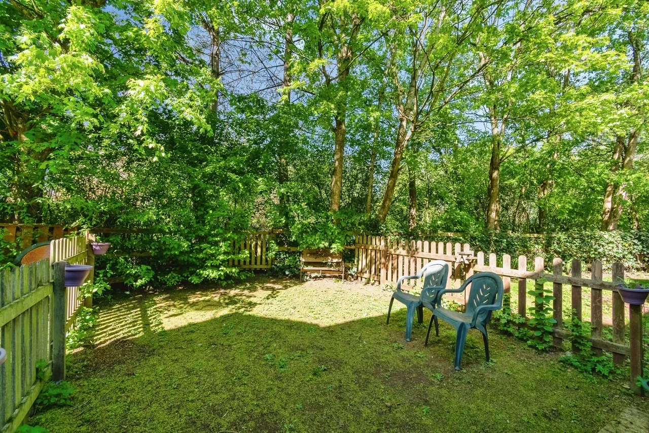 Warwick Close, Chippenham, photo 2