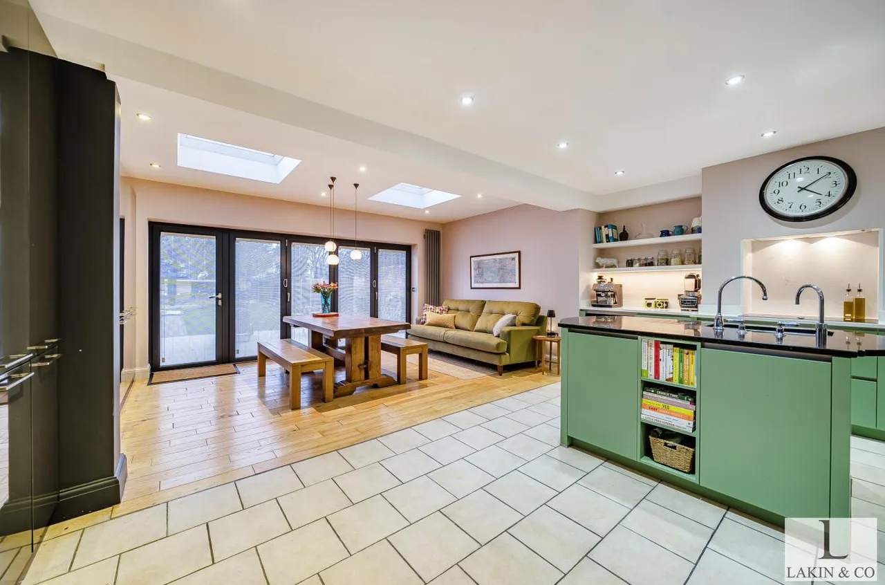 Long Lane, Ickenham, UB10 8QS, photo 4