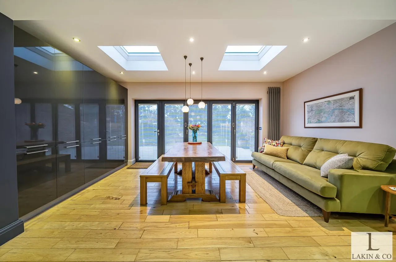 Long Lane, Ickenham, UB10 8QS, photo 6