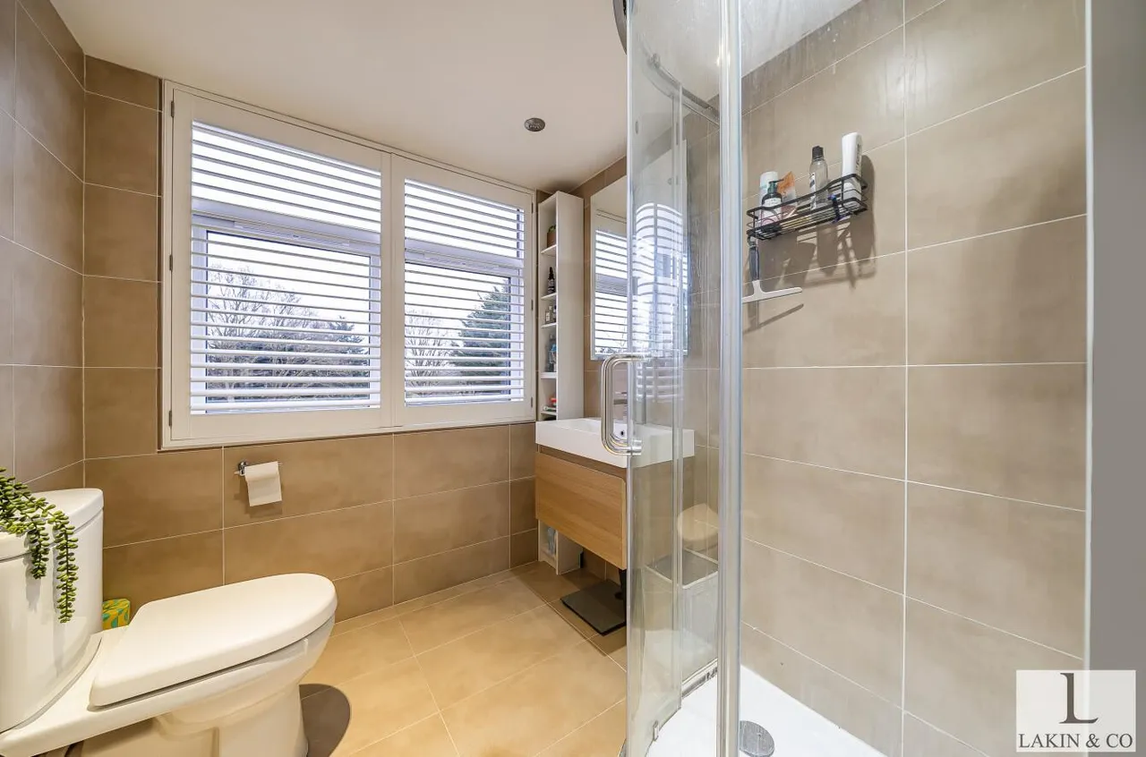Long Lane, Ickenham, UB10 8QS, photo 14