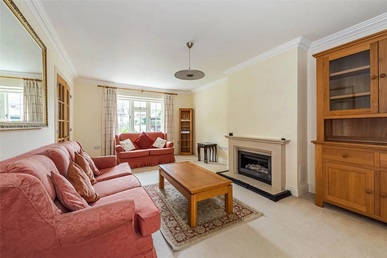 Chantry Hall, Westbourne, PO10, photo 3
