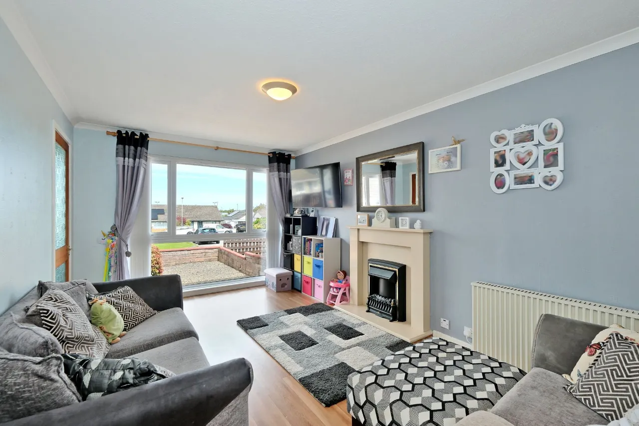 Aden Gardens, Mintlaw, AB42, photo 2