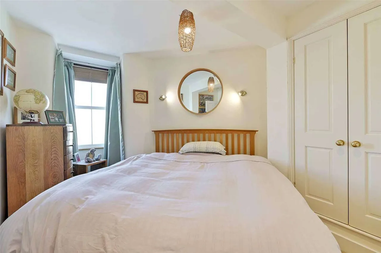 St. Leonards Avenue, Windsor, Berkshire, SL4 1HX, photo 8
