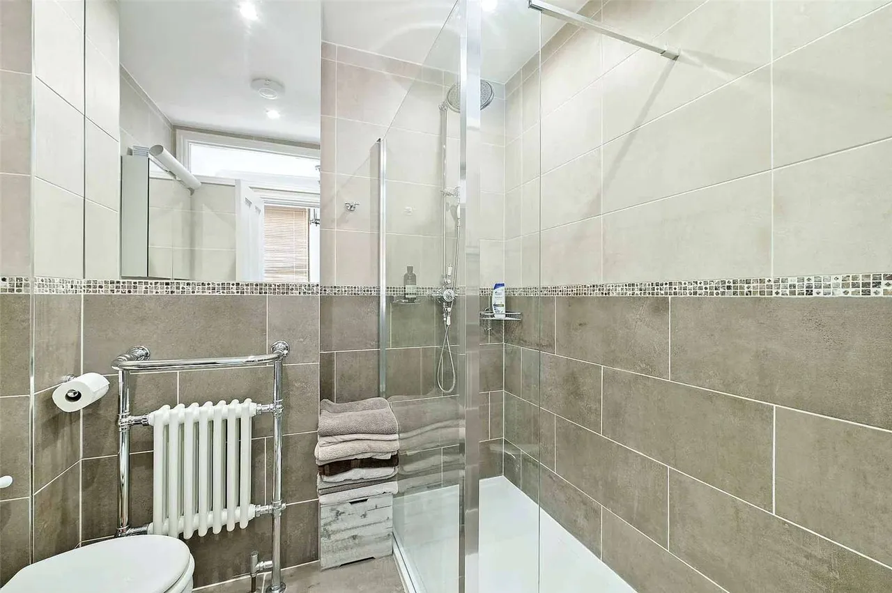 St. Leonards Avenue, Windsor, Berkshire, SL4 1HX, photo 11