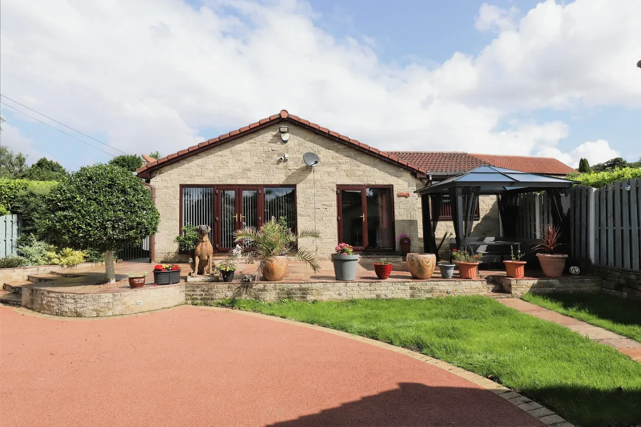 3 bed house for sale — Kye Lane, Harthill, Sheffield, South Yorkshire, S26