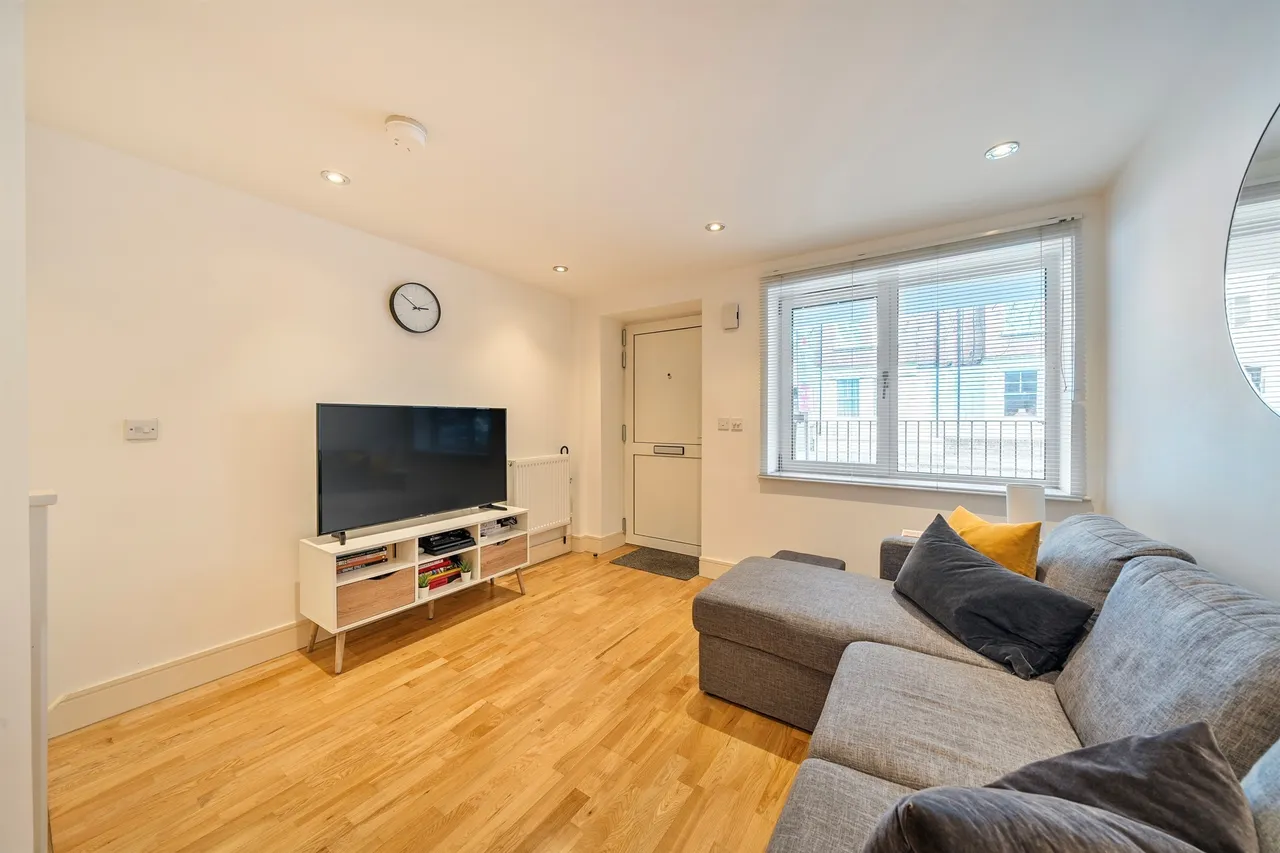 1 bed flat for sale — Liberty Street, London