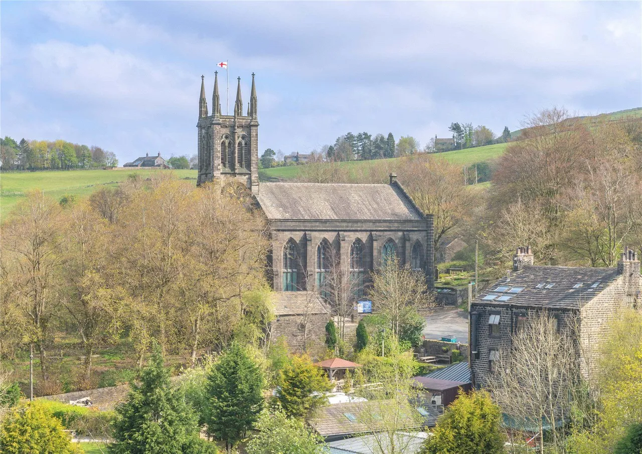 Sugar Lane, Dobcross, OL3, photo 12