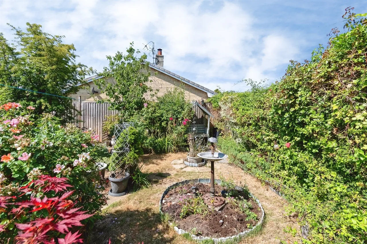 Savernake Avenue, Melksham, photo 7