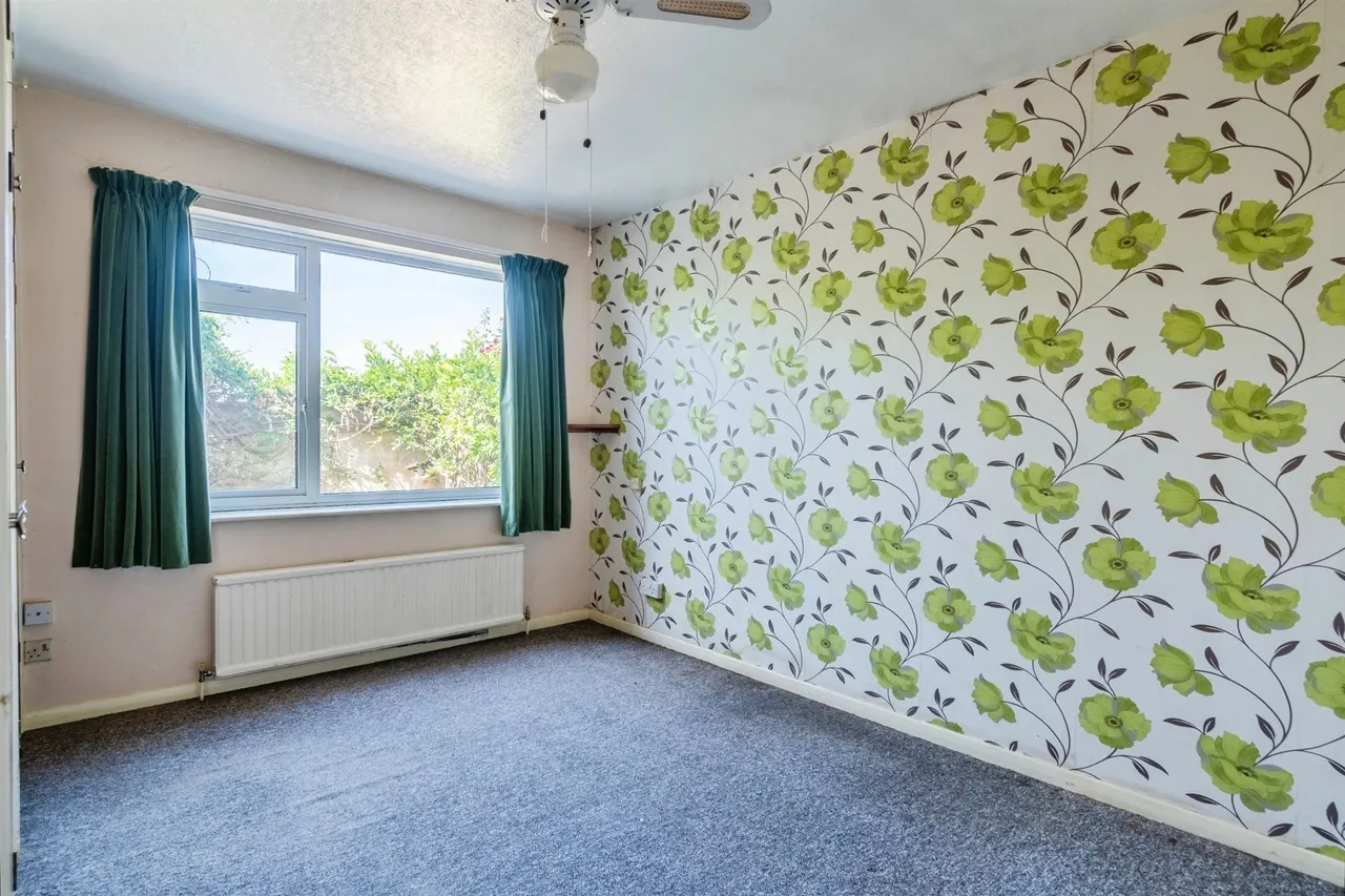Savernake Avenue, Melksham, photo 8