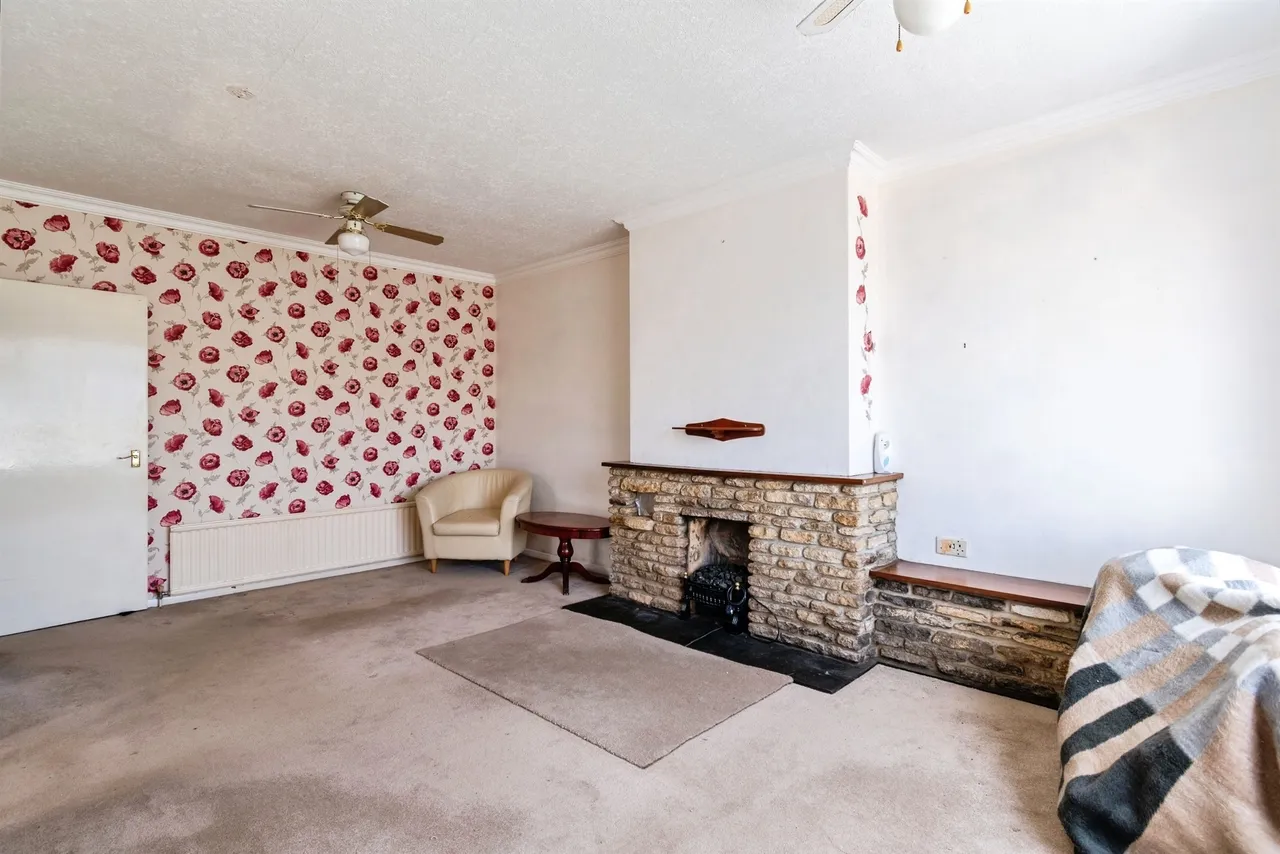 Savernake Avenue, Melksham, photo 2