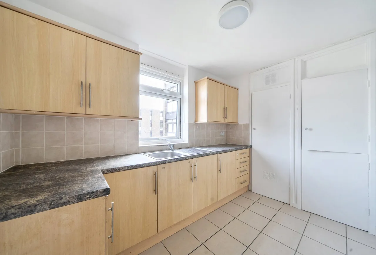 Woodcote Road, Wallington, SM6 0PS, photo 4