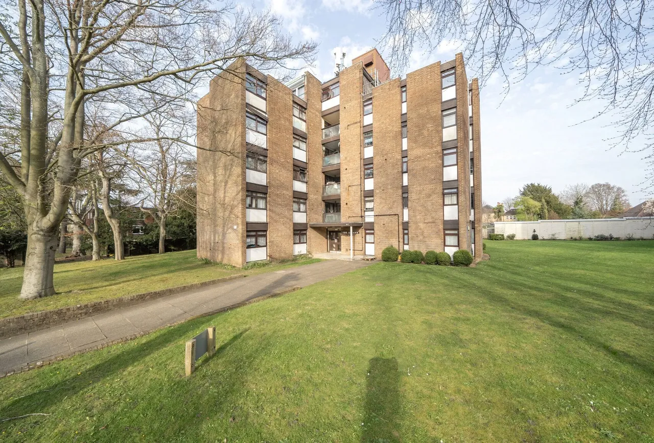 Woodcote Road, Wallington, SM6 0PS, photo 2