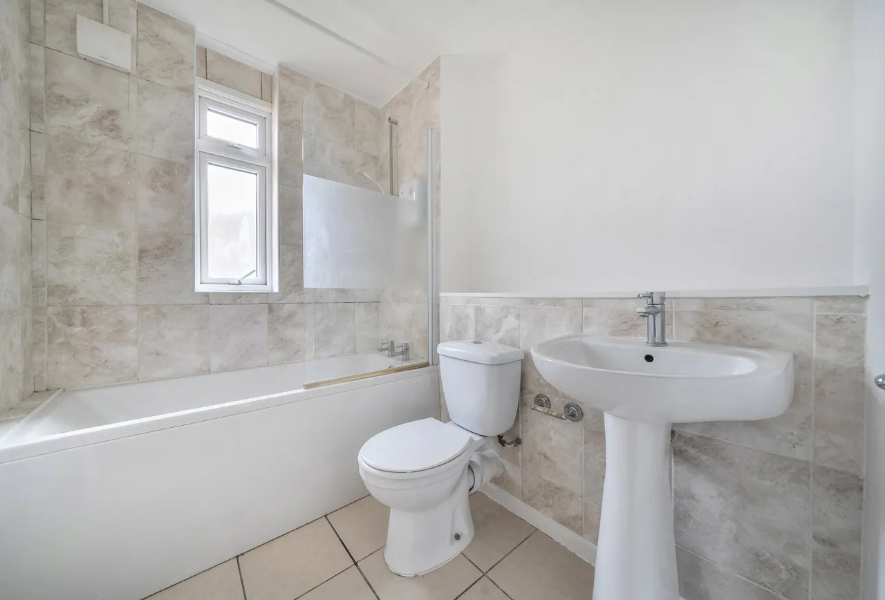 Woodcote Road, Wallington, SM6 0PS, photo 9