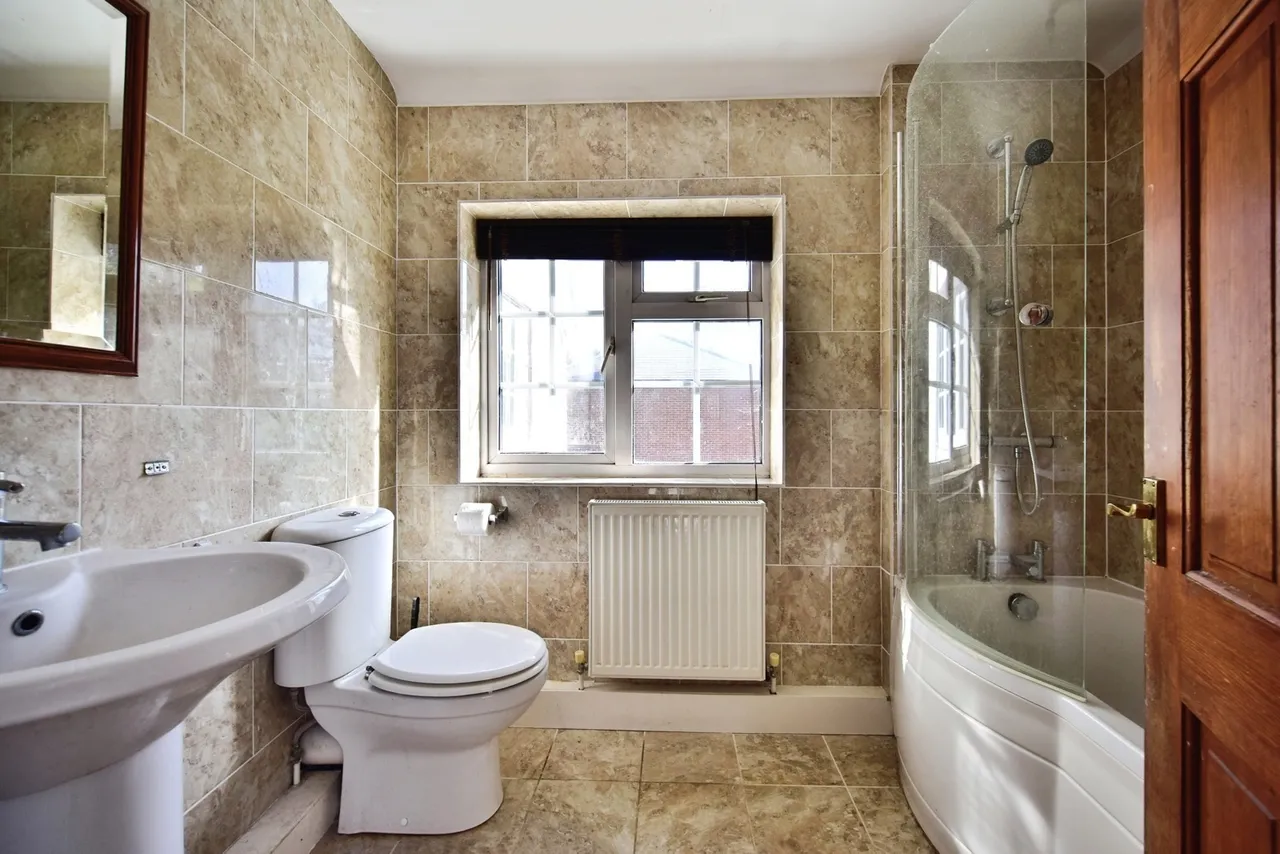 Broadwater Road, West Malling, Kent, ME19, photo 16