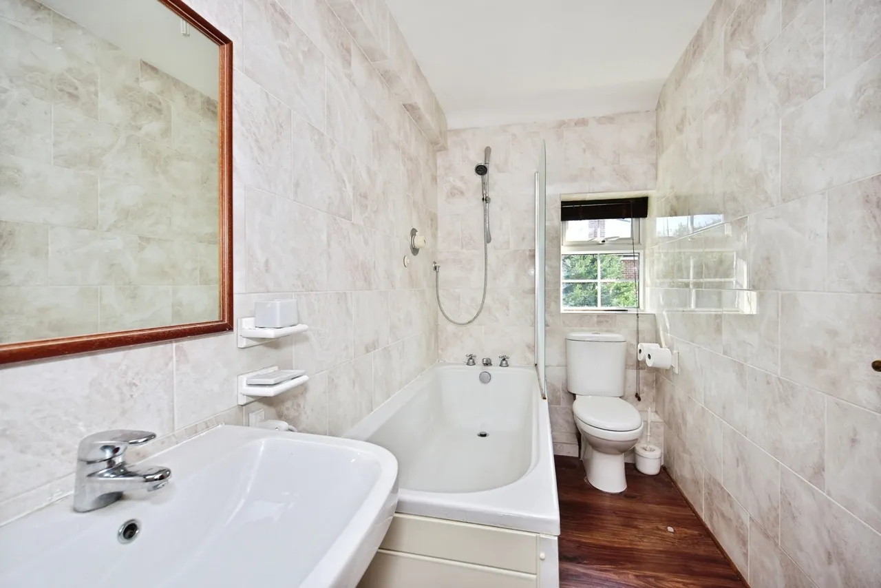 Broadwater Road, West Malling, Kent, ME19, photo 12